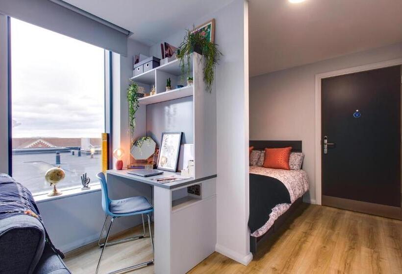 Yugo Explore Kavanagh Court