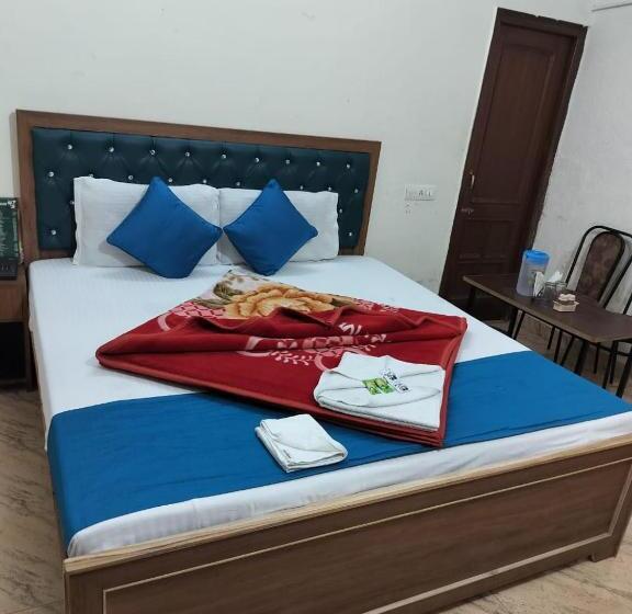 هتل Holiday Inn Paradise