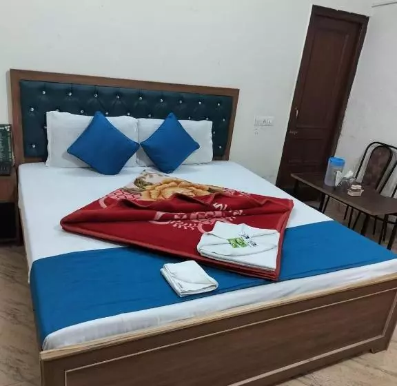 هتل Holiday Inn Paradise