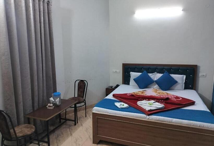 هتل Holiday Inn Paradise