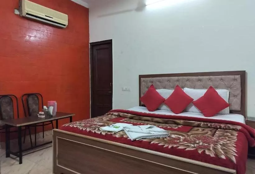 هتل Holiday Inn Paradise