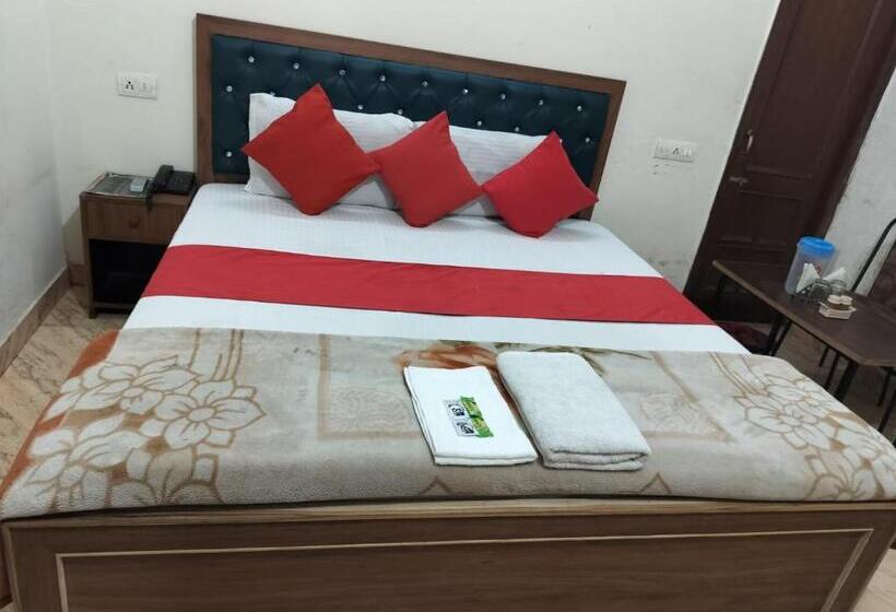 هتل Holiday Inn Paradise