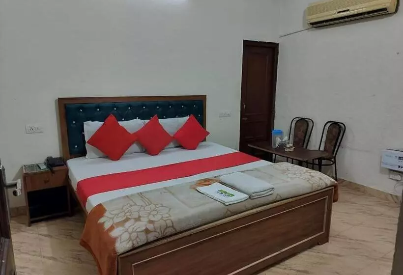 هتل Holiday Inn Paradise