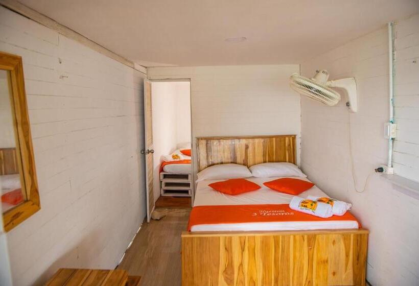 پانسیون Nuestros Tres Tesoros