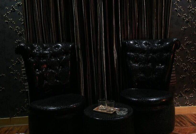 Safari Hotel Mall Road