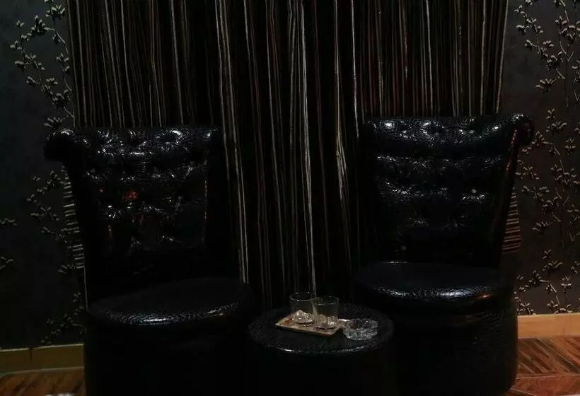 Safari Hotel Mall Road