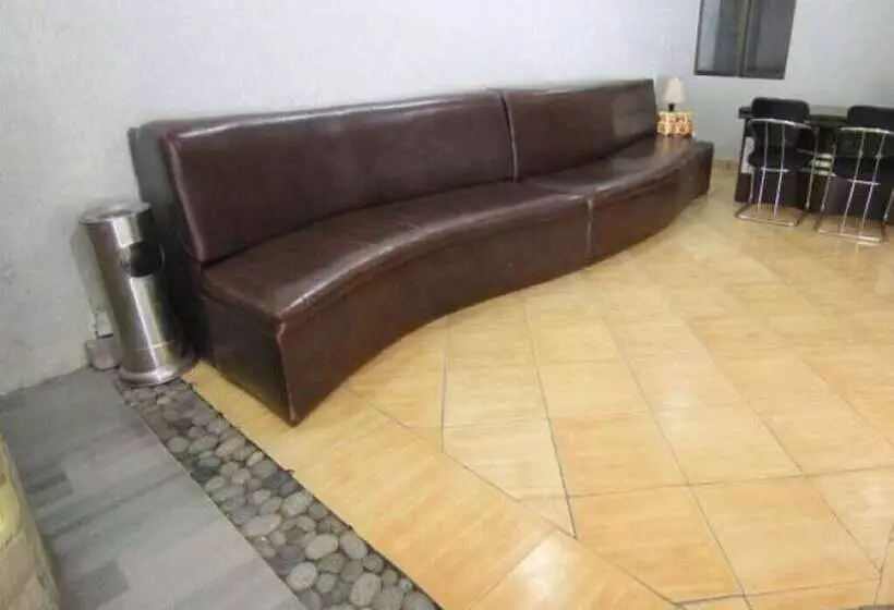 Safari Hotel Mall Road