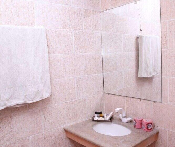 Safari Hotel Mall Road