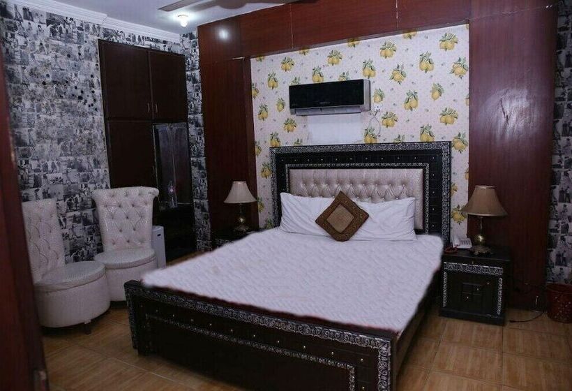 Safari Hotel Mall Road