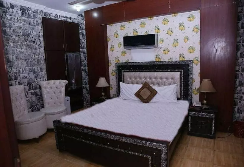 Safari Hotel Mall Road