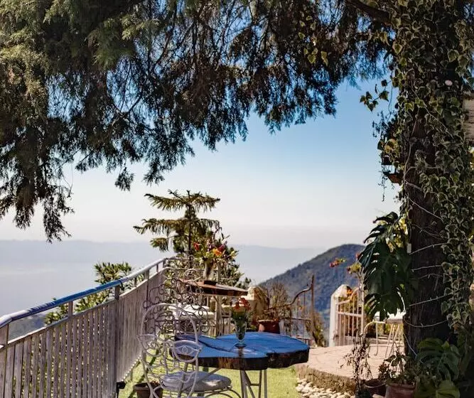 ベッドアンドブレックファースト Seclude Mussoorie