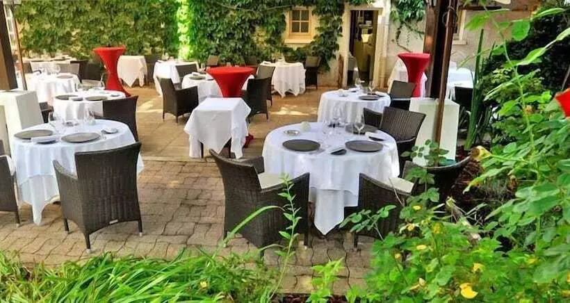 ホテル La Chaumiere