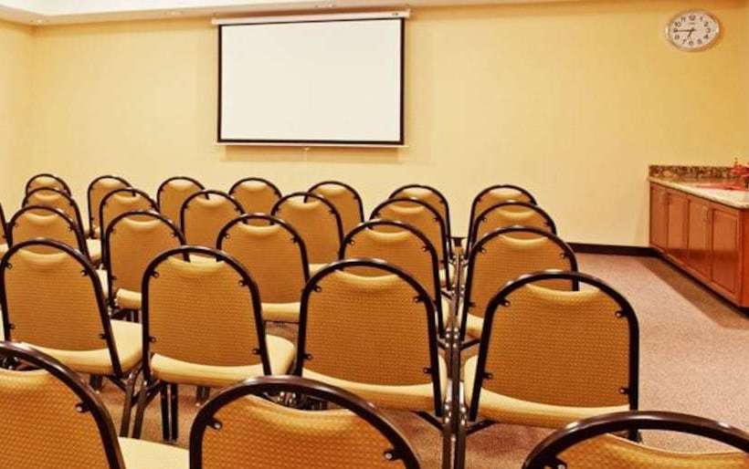 בית מלון כפרי La Flora Paradise Residency