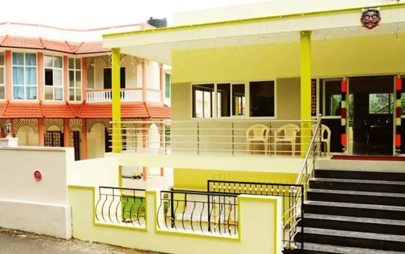 酒店 La Flora Paradise Residency