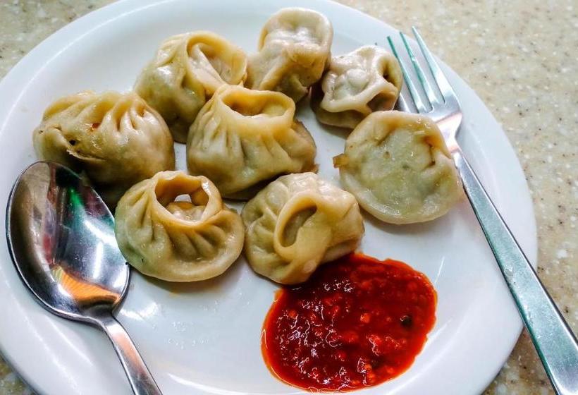 هتل Oyo Premium Vip Road