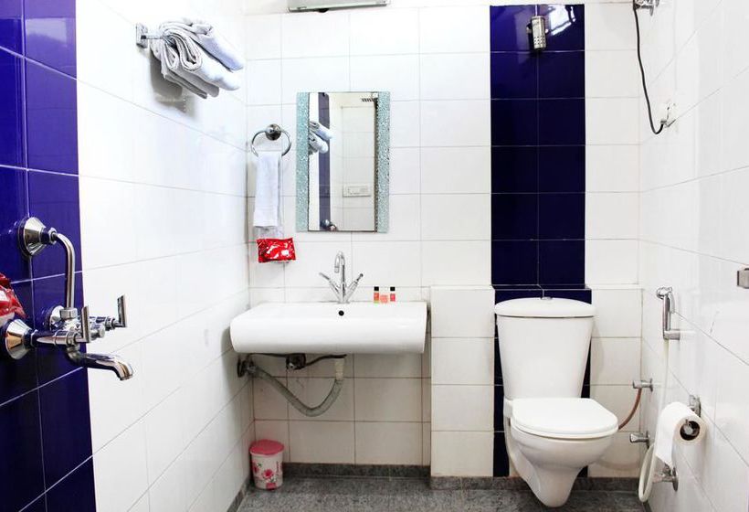 Отель Oyo Rooms Nangli Circle