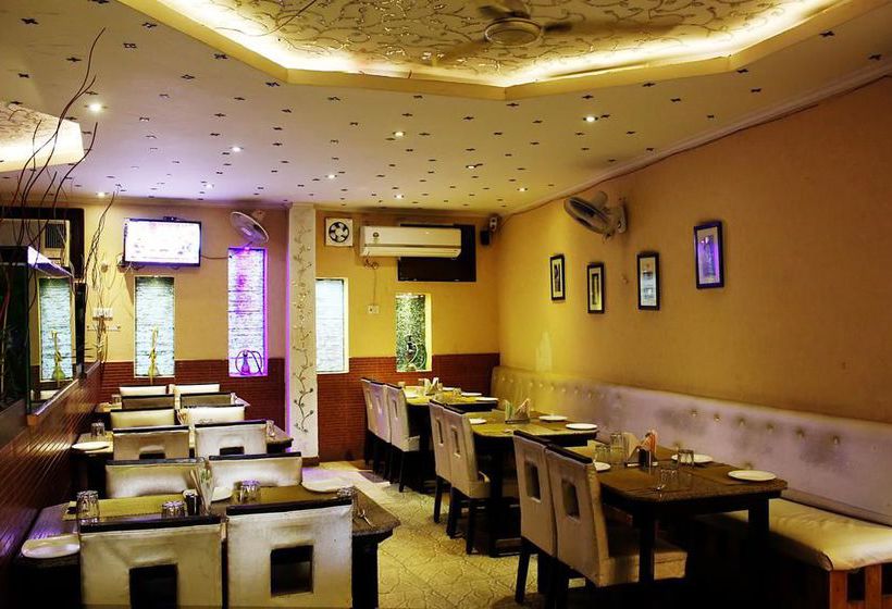 Отель Oyo Rooms Nangli Circle