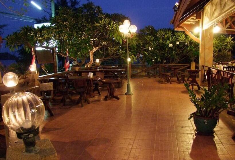 בית מלון כפרי Samroiyod Holiday Resort