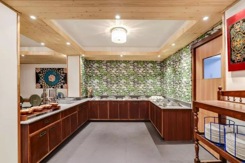 هتل Summit Swiss Heritage Resort & Spa