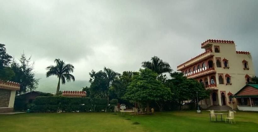 فندق The Country Side Resort