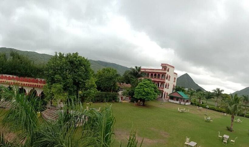 فندق The Country Side Resort