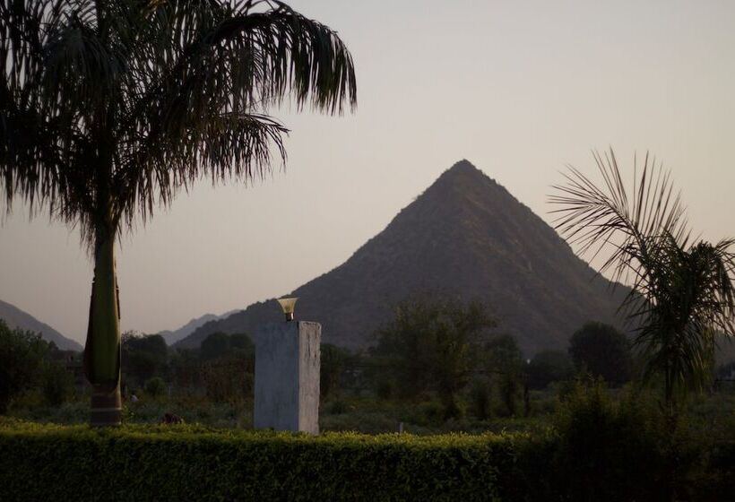 فندق The Country Side Resort