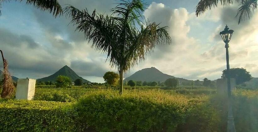 فندق The Country Side Resort