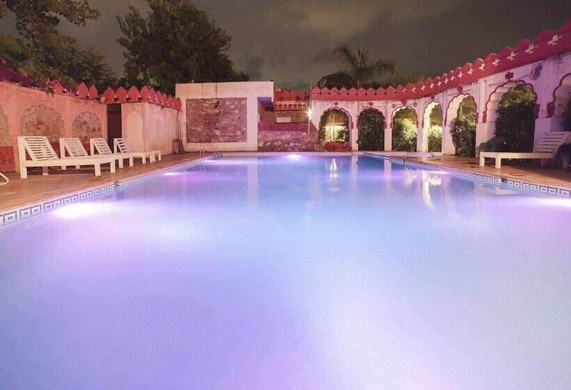 فندق The Country Side Resort