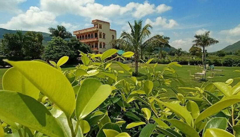 فندق The Country Side Resort