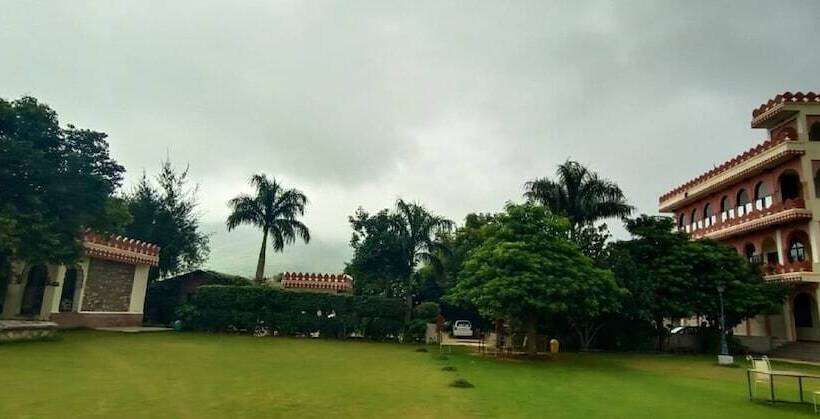 فندق The Country Side Resort