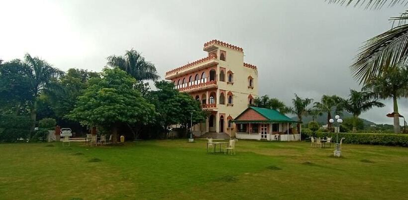 فندق The Country Side Resort