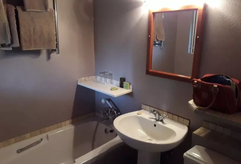 هتل The Foresters Arms