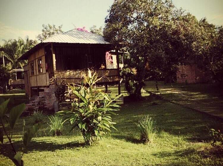 ホテル The Roots Eco Resort