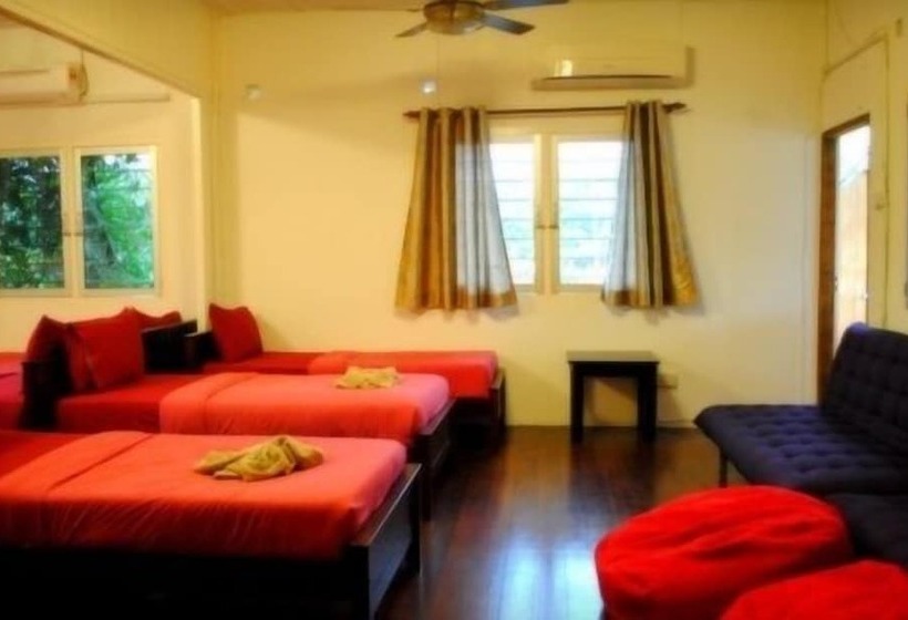 ホテル The Roots Eco Resort