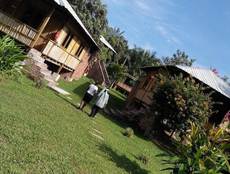 ホテル The Roots Eco Resort