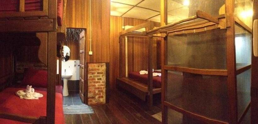 ホテル The Roots Eco Resort