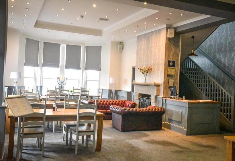 فندق Whiston Hall