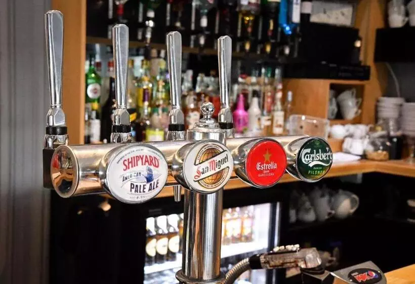 בית מלון כפרי Whiston Hall