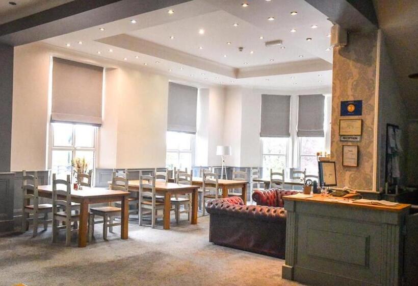 فندق Whiston Hall