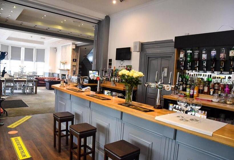 فندق Whiston Hall