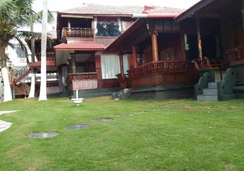 호텔 Woodhouse Beach Resort