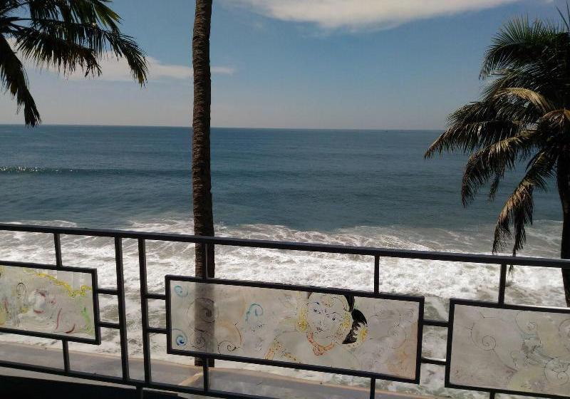 酒店 Woodhouse Beach Resort