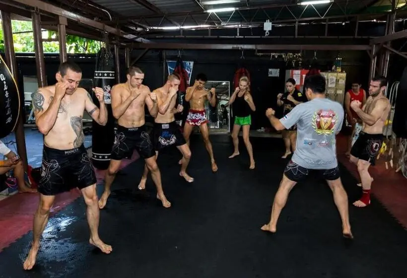 At 115 Hotel By Rompo