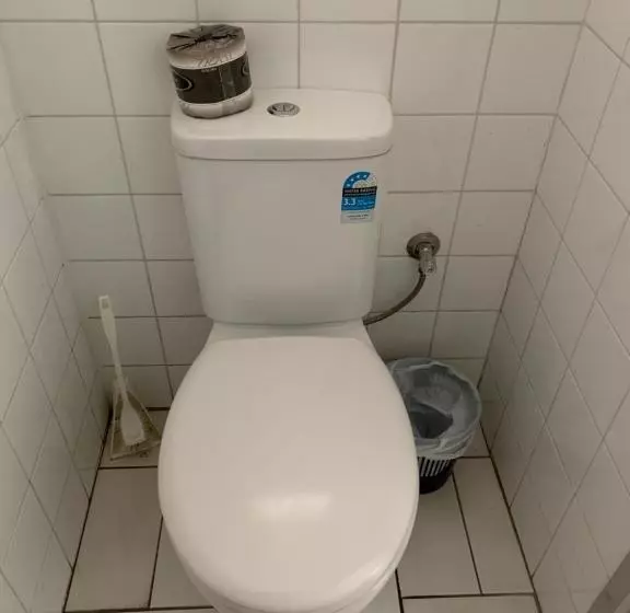 Beaconsfield Lodge Motel