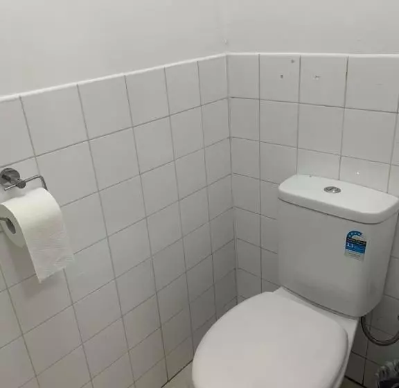 Beaconsfield Lodge Motel