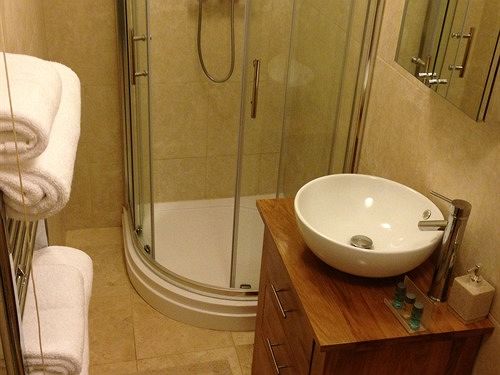 Bed and Breakfast Blue Ball