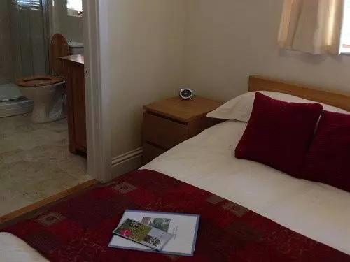 Bed and Breakfast Blue Ball