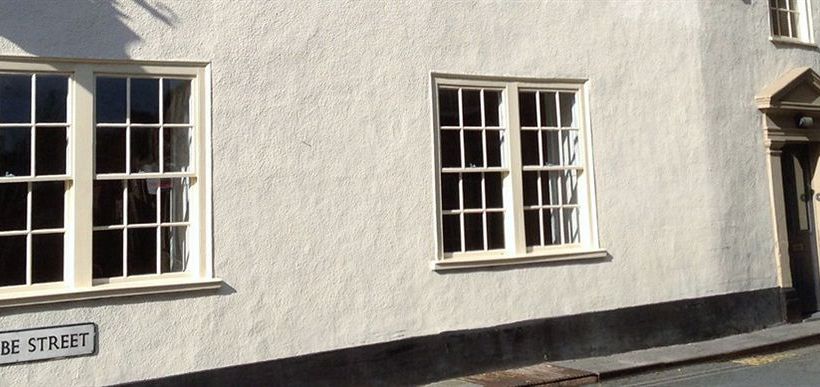 Bed and Breakfast Blue Ball