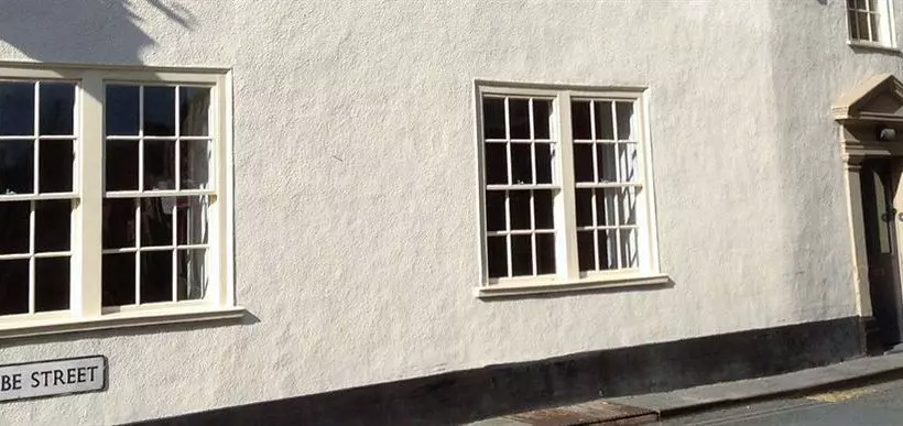 Bed and Breakfast Blue Ball