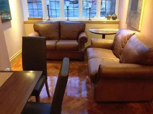 Bed and Breakfast Blue Ball